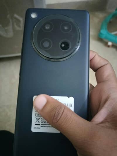 Infinix Zero 40 7 months warranry 10/10 with box charger