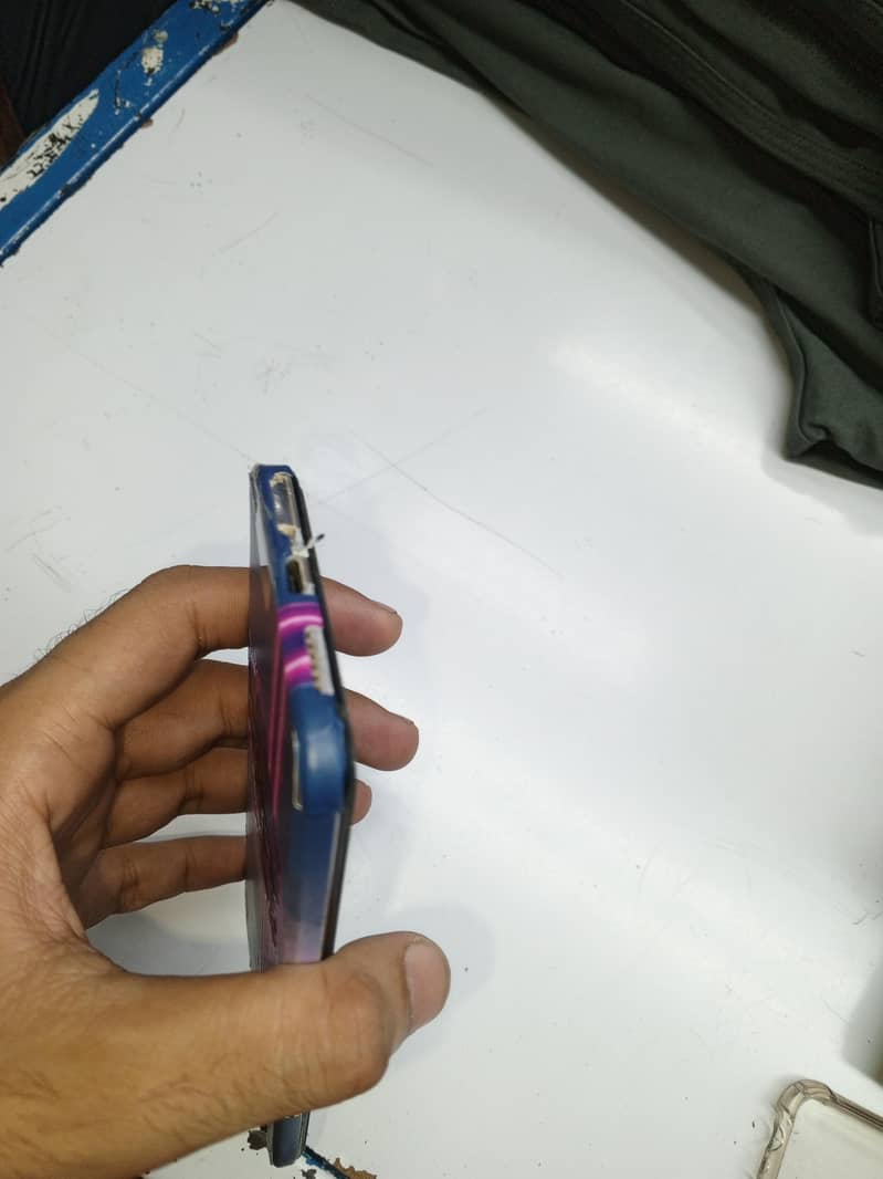 Vivo V21 3