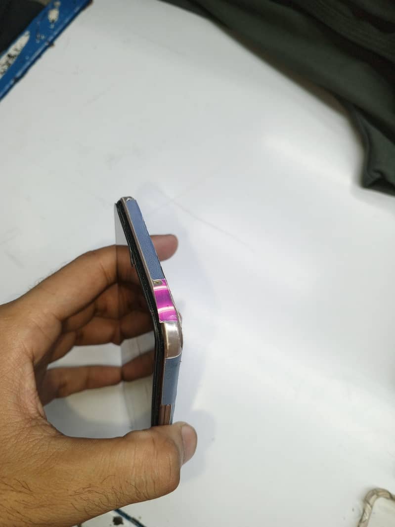 Vivo V21 4