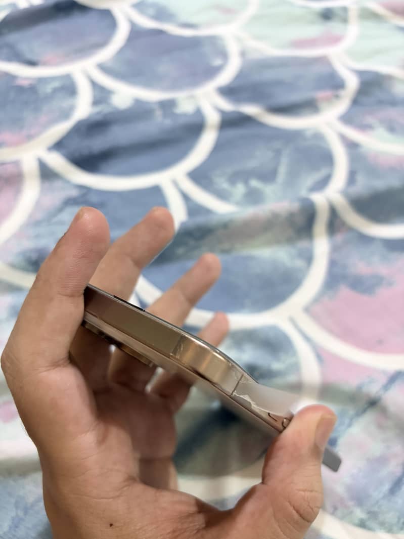 Apple iPhone 16 Pro Max 5