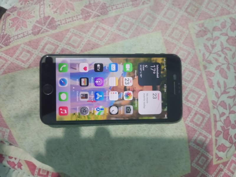 Apple iPhone 7 Plus 1