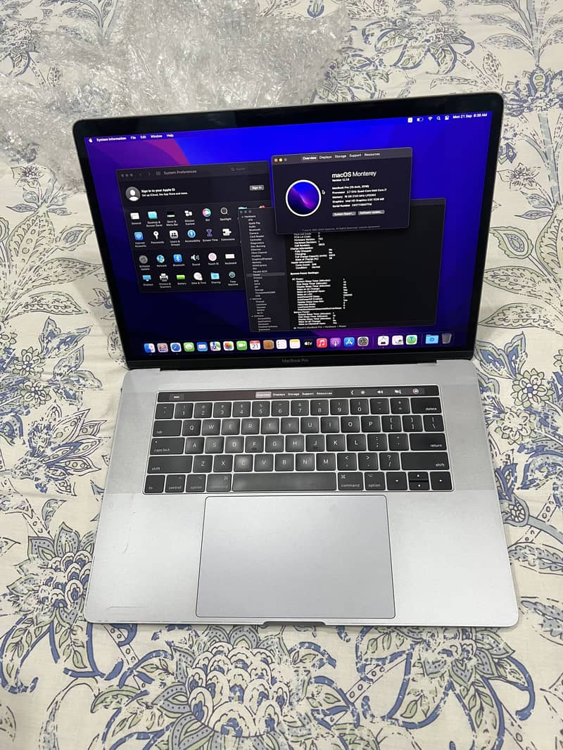 Apple macbook pro core i7 2016 model 1