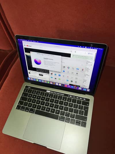 Apple macbook pro 2016 core i5 touchbar