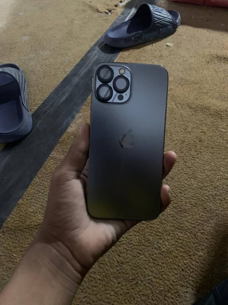 Apple iPhone 13 Pro Max 0
