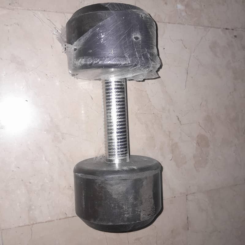 2 dumbells 5kg each 2
