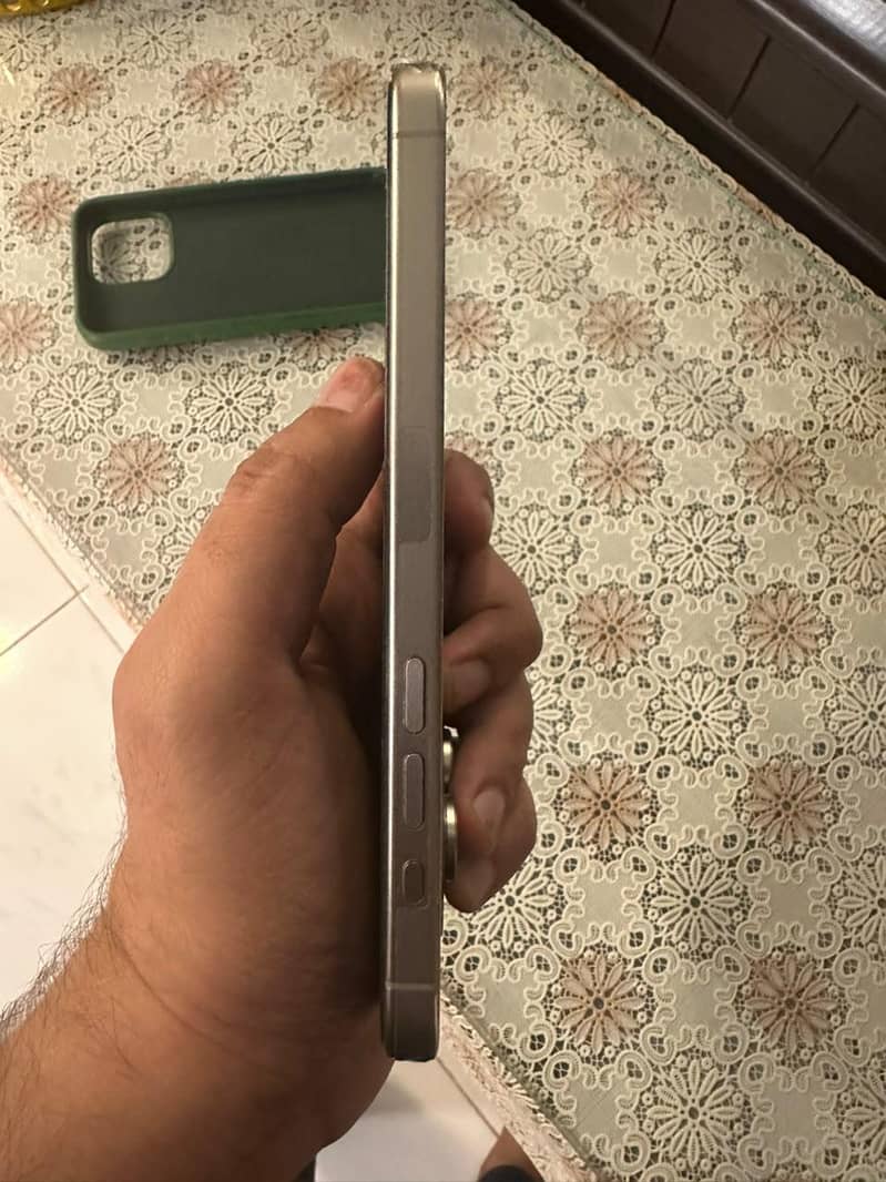 Apple iPhone 15 Pro Max 1