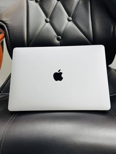 Apple MacBook Air M1 Chip or M1 Pro at ( wholesale Offer )