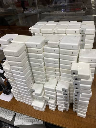 Apple 100% Original Adopter & Wire For MacBook
