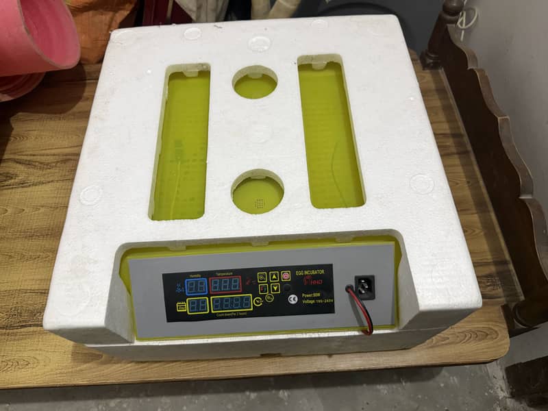 Incubator 48-Egg 1
