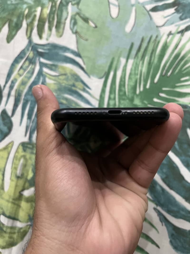 iPhone XR JV 4