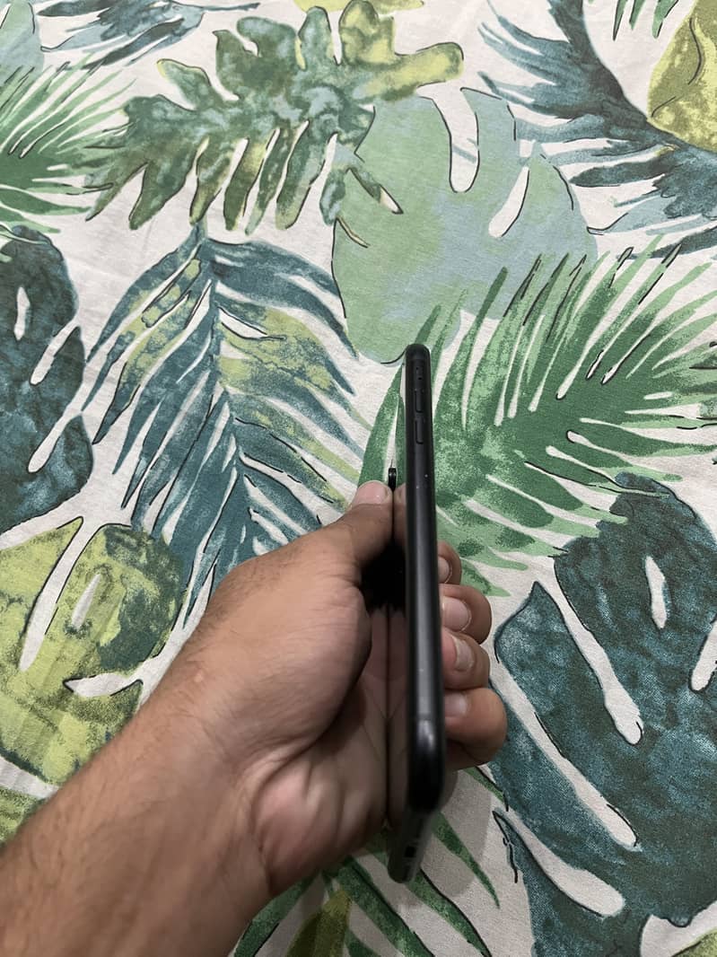 iPhone XR JV 5