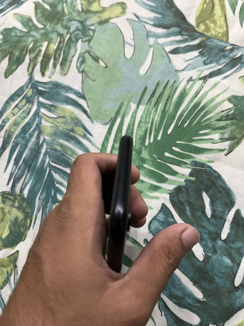 iPhone XR JV 7
