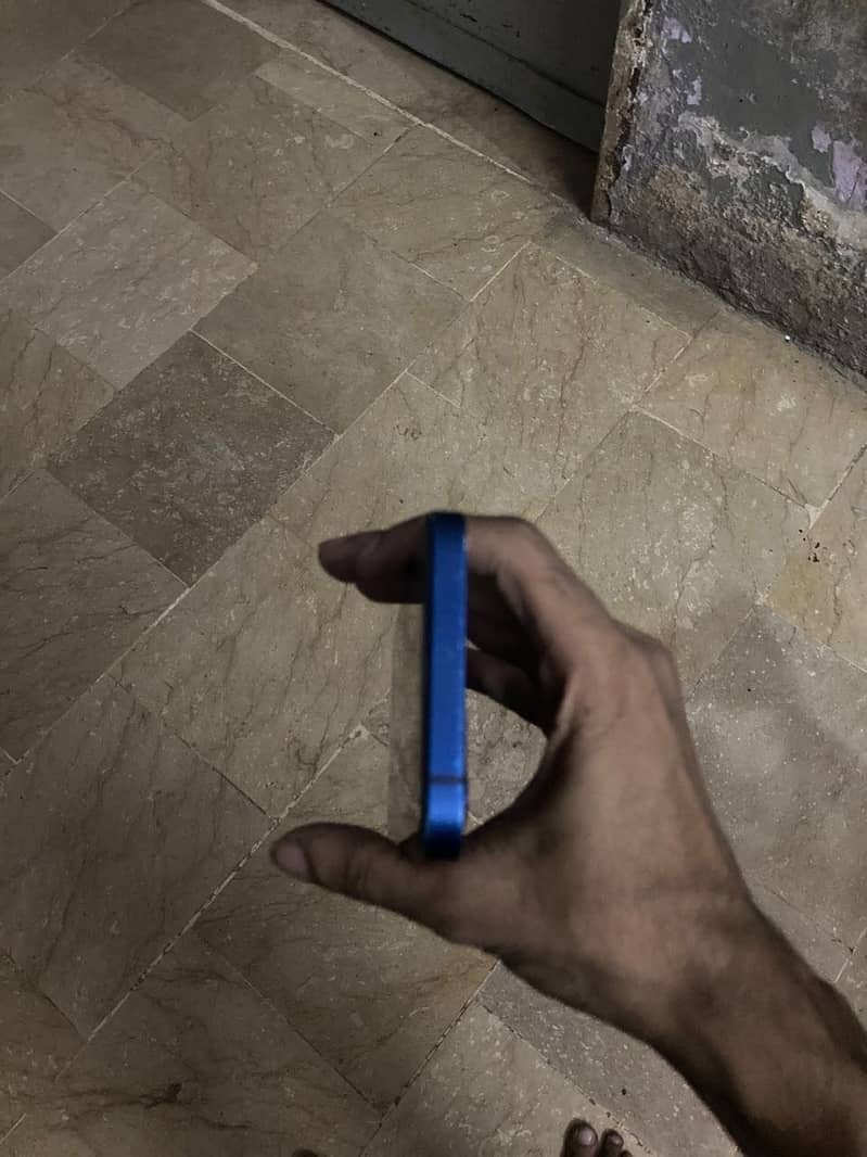 Apple iPhone 12 1
