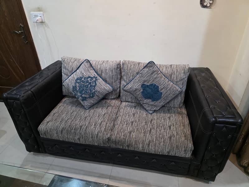 2 Sofa 1