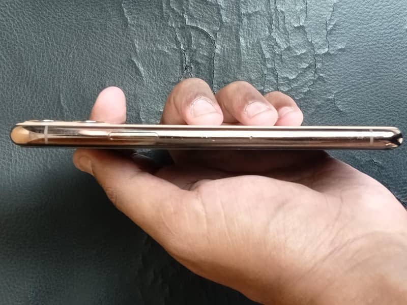 Apple iPhone 11 Pro 3