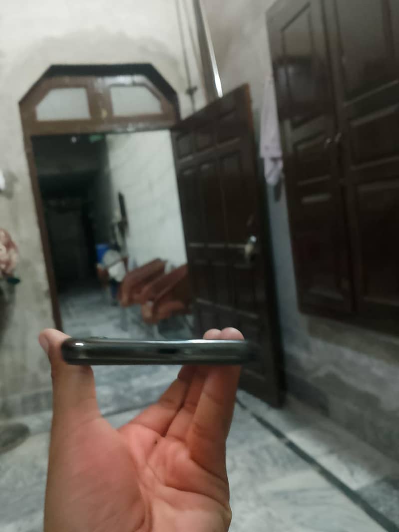 Apple iPhone X 3