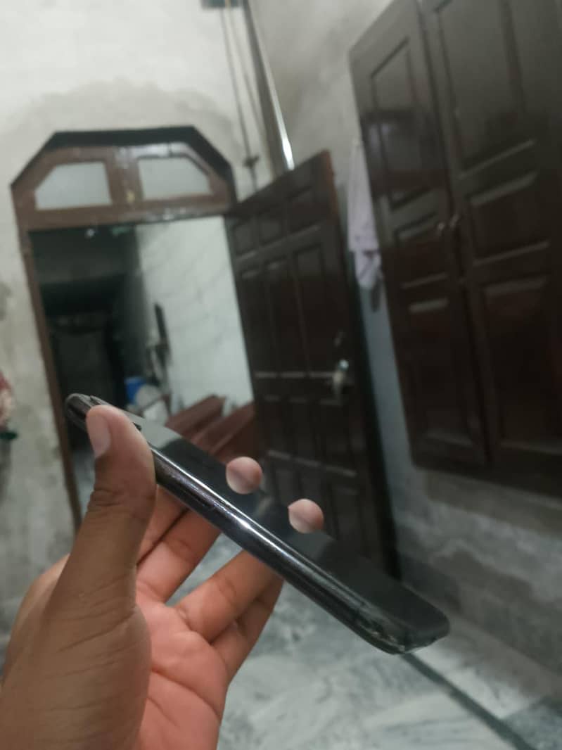 Apple iPhone X 5