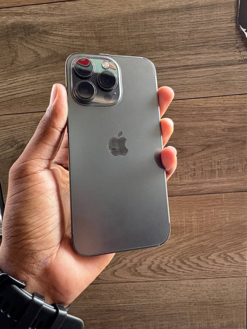 Apple iPhone 13 Pro 1