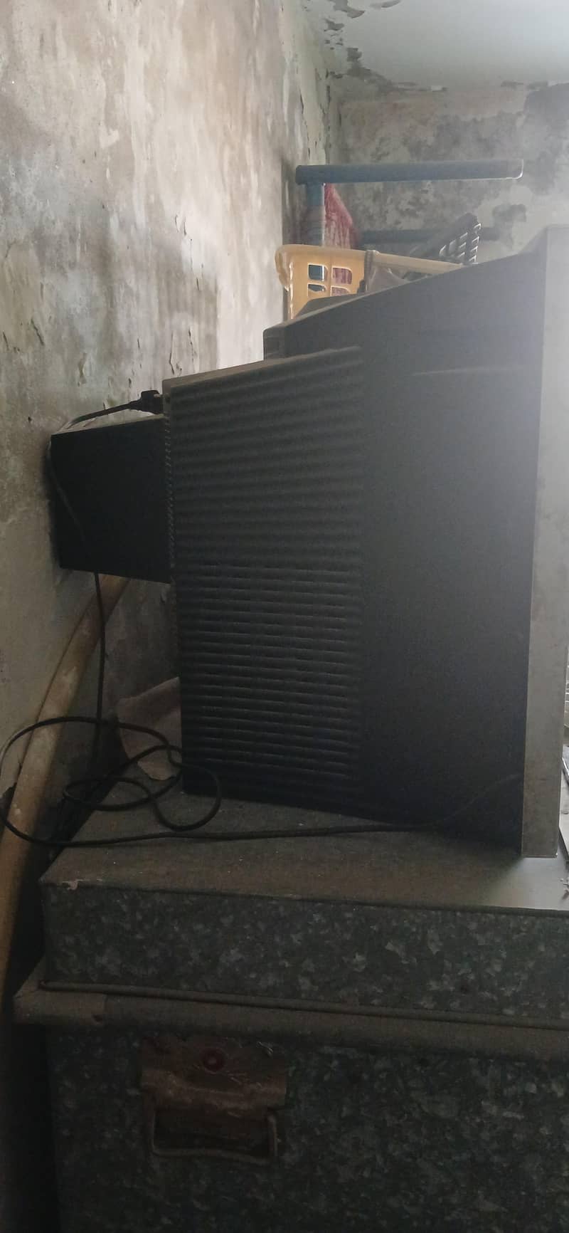 LG TV 1