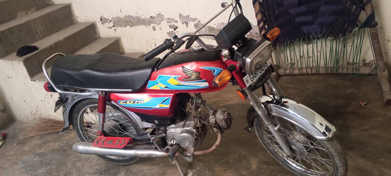 اصل کاغذات کے ساتھ 1