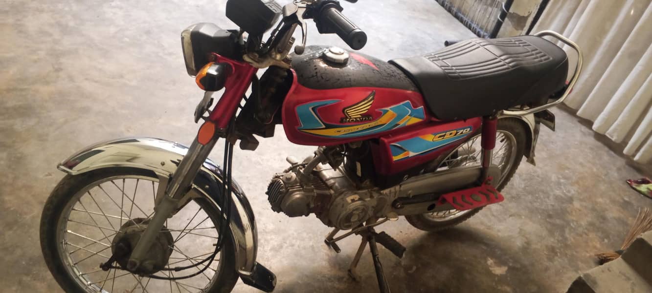 اصل کاغذات کے ساتھ 2