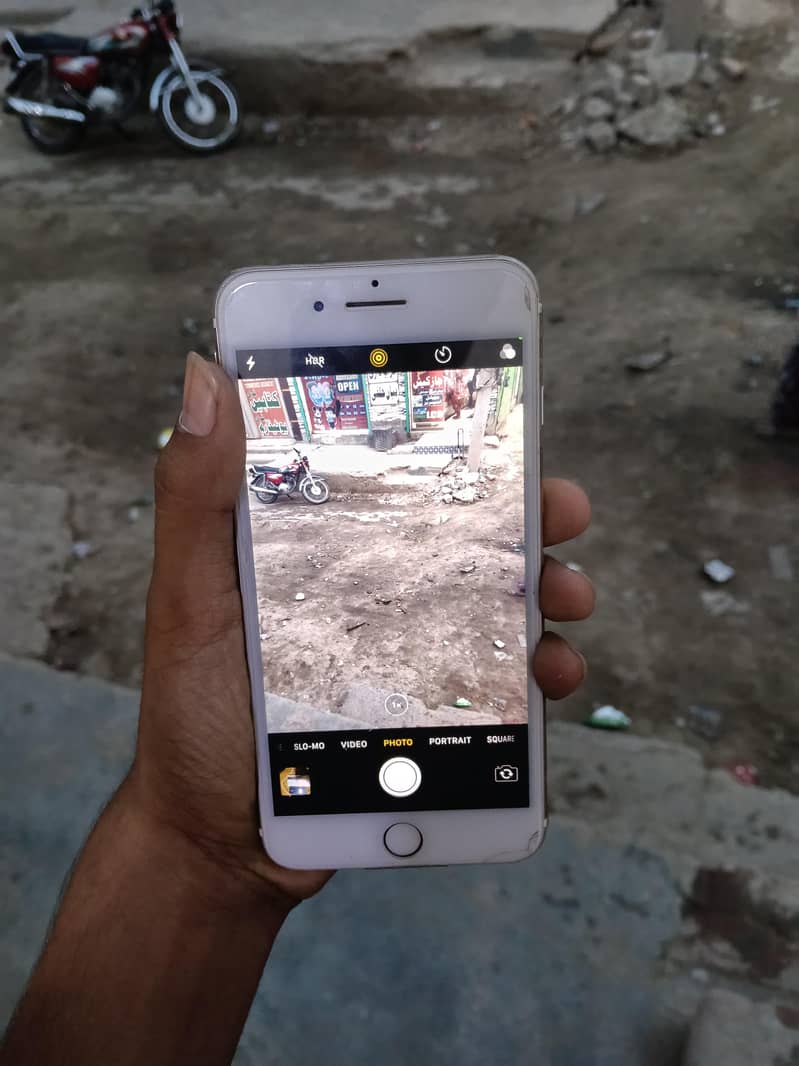 Apple iPhone 7 Plus 1