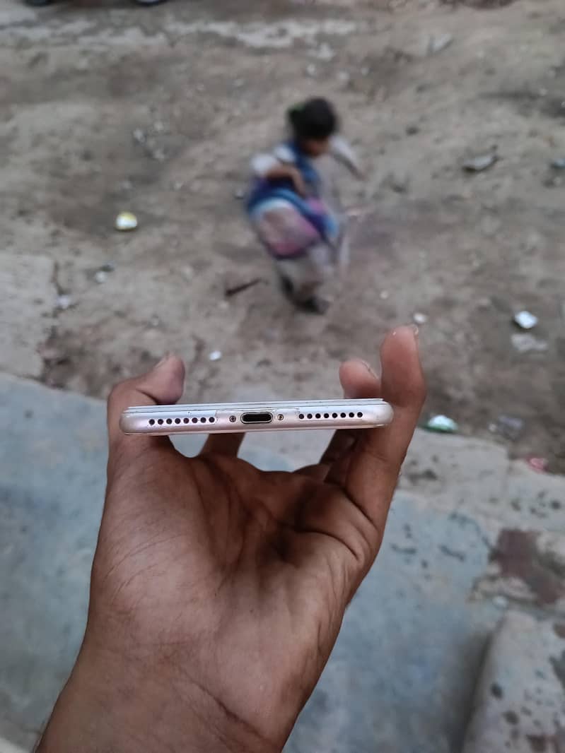 Apple iPhone 7 Plus 2