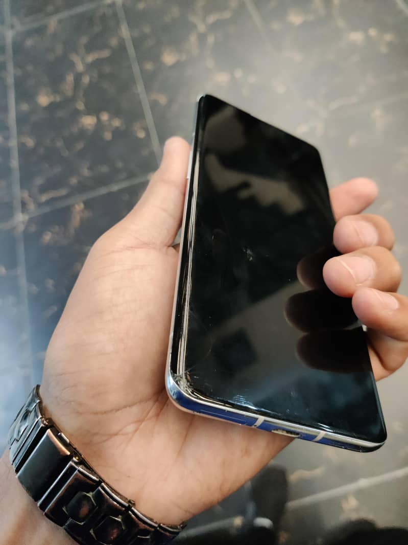 One Plus 9 Pro 5G 3