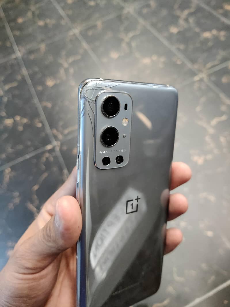 One Plus 9 Pro 5G 4