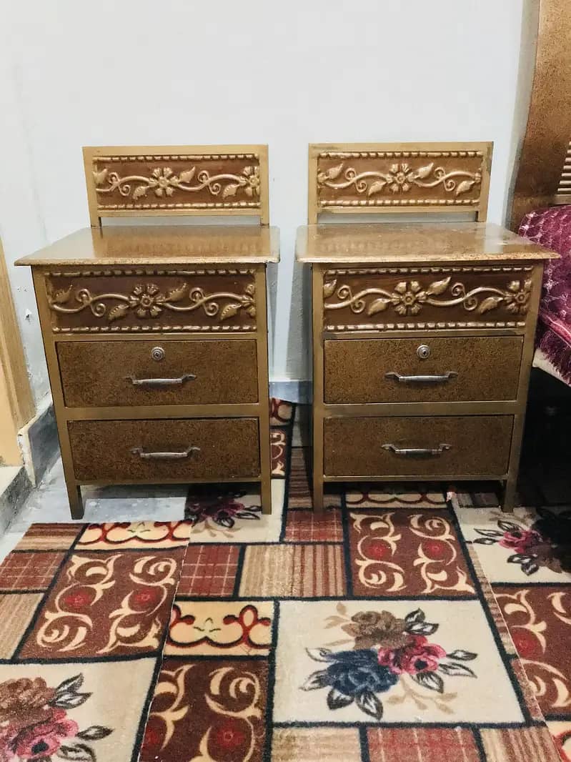 Iron Complete Bedroom set-Double bed+Dressing Table+2 Side Table+Stool 1