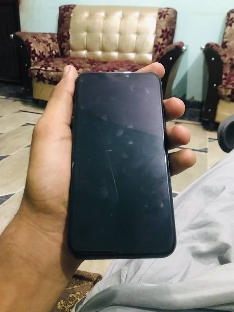 Apple iPhone X 4