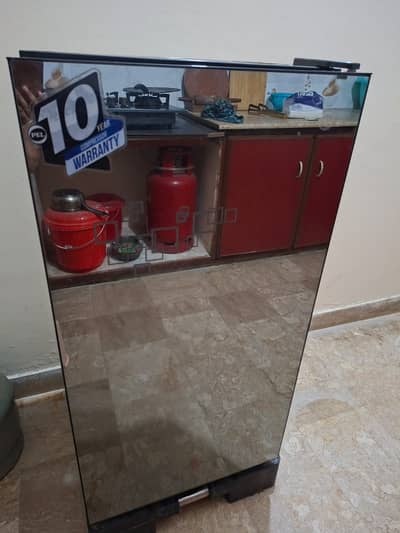 Pel Glass Door Room Series