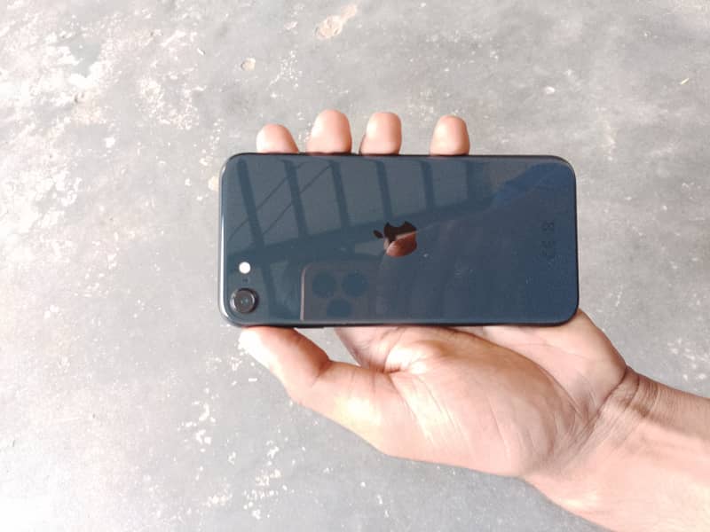 Apple iPhone SE 0