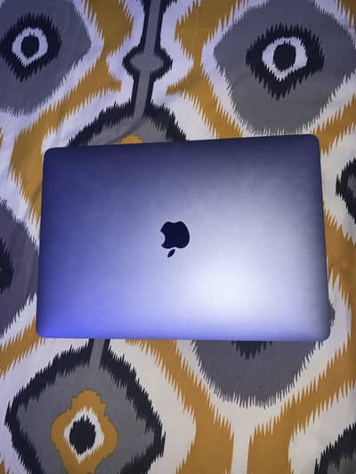 MacBook Pro 2017 (13-inch) – Mint Condition / 8GB RAM / 128GB SSD