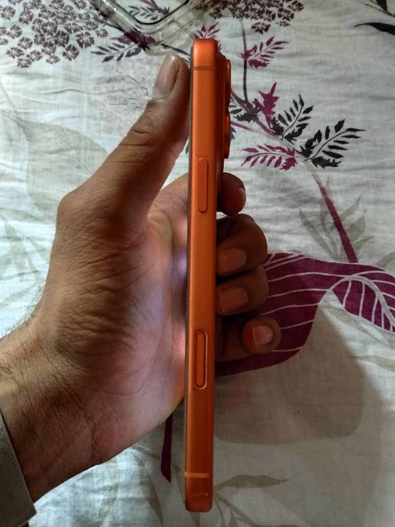 Apple iPhone 17 Pro Max 2