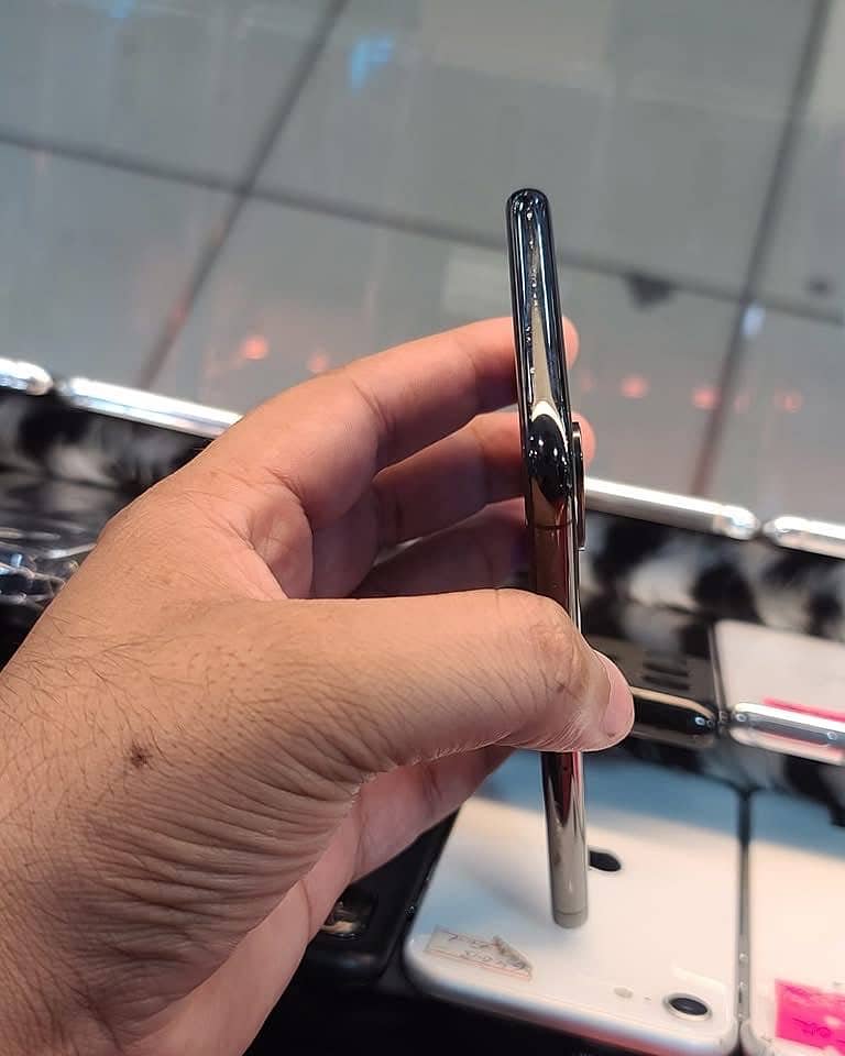 Apple iPhone XS 0