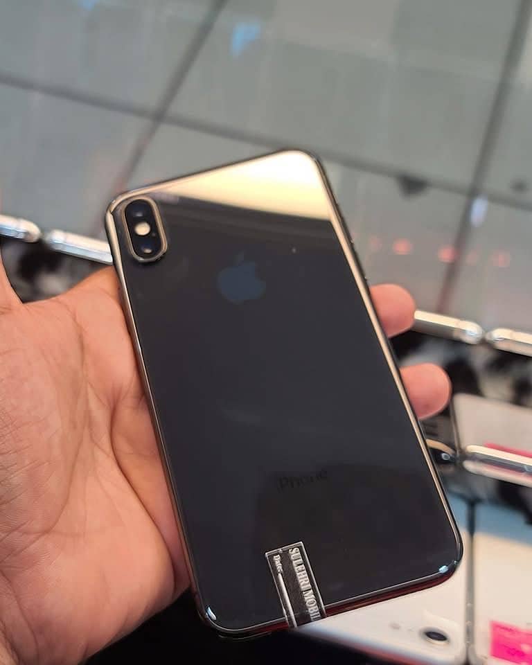 Apple iPhone XS 3