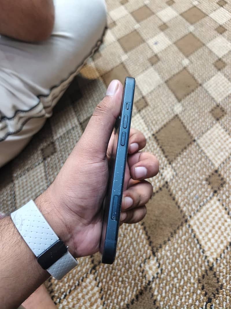 Apple iPhone 13 1