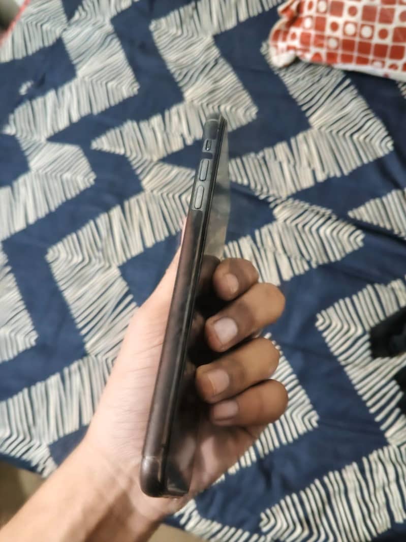 Apple iPhone 11 Pro Max 1