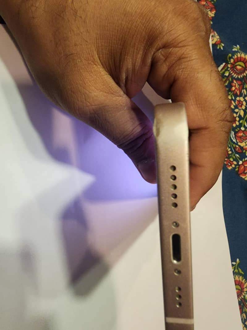 Apple iPhone 13 5