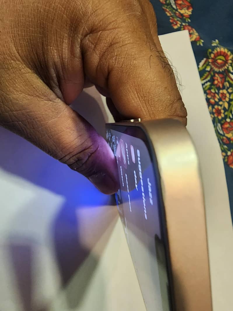 Apple iPhone 13 8