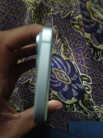 Apple iPhone 15