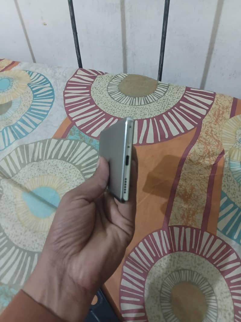 Tecno CAMON 40 Pro 7