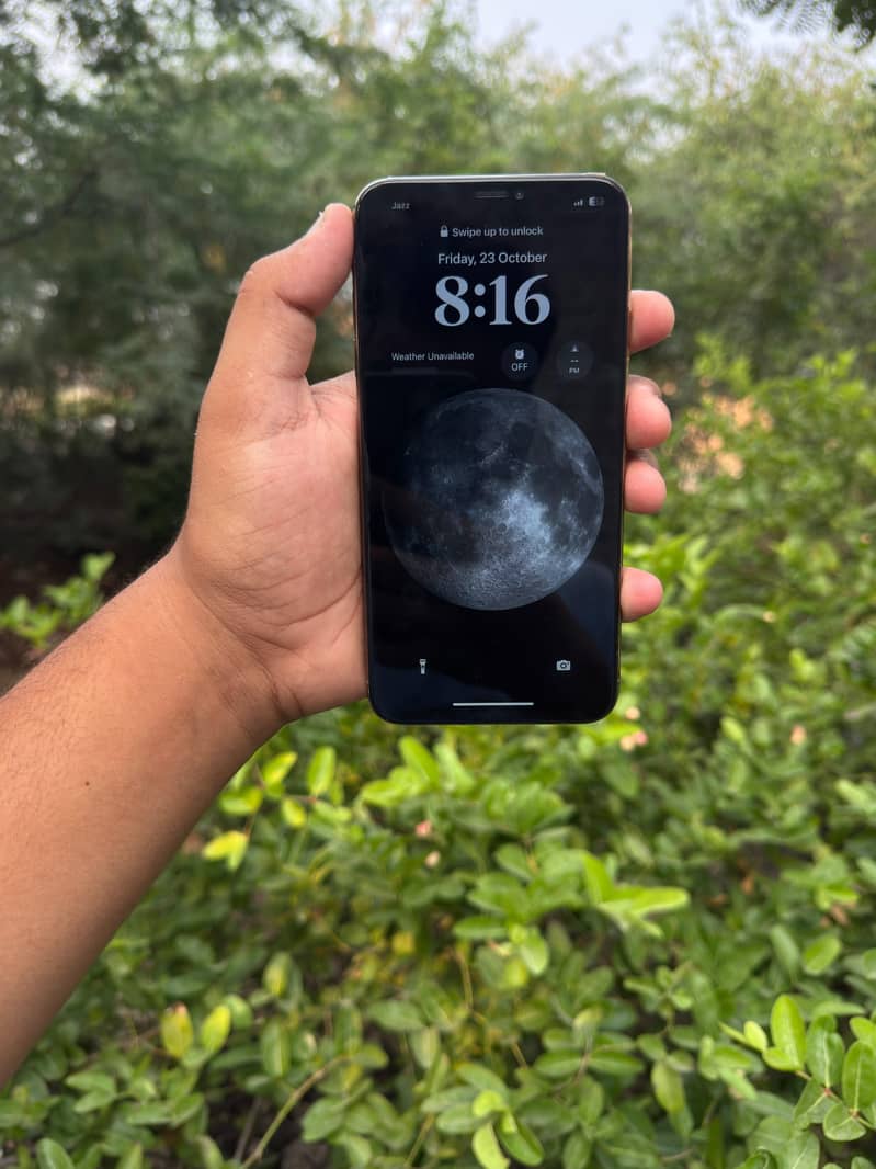 Apple iPhone XS Max 3