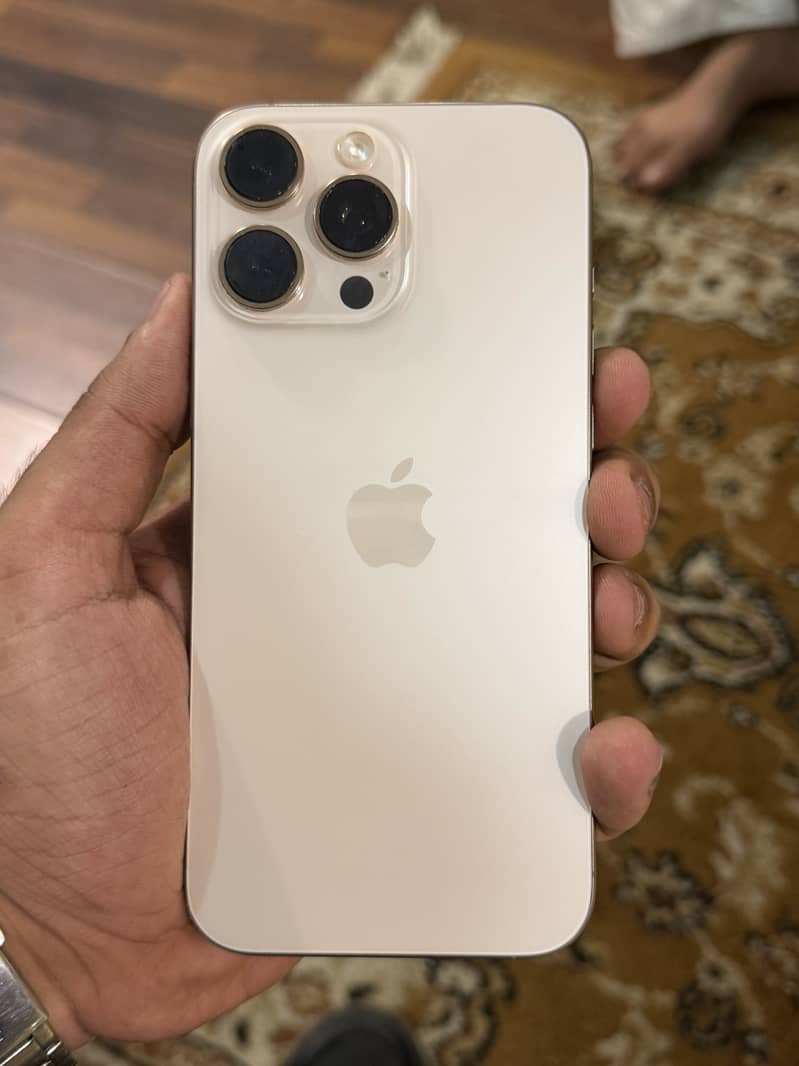Apple iPhone 16 Pro Max 0