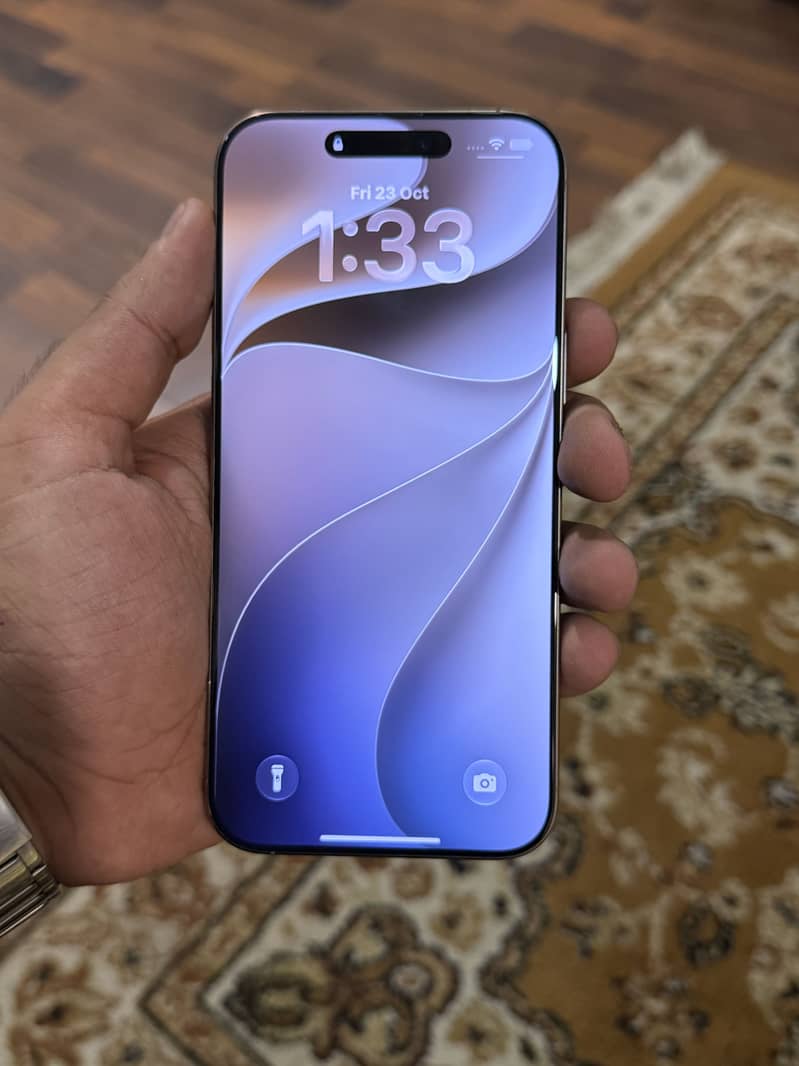 Apple iPhone 16 Pro Max 1