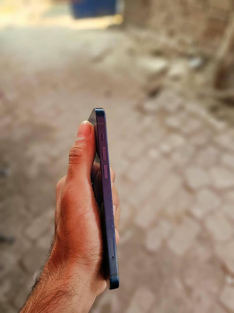 Apple iPhone 12 3