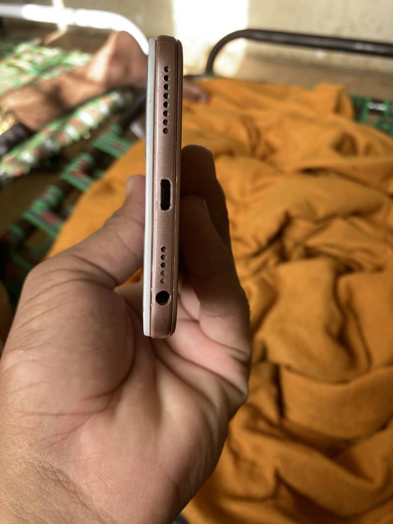 OPPO A7 1