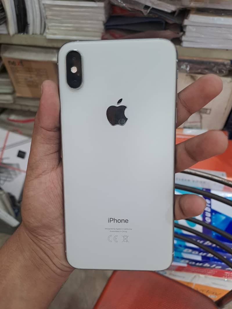 Apple iPhone XS Max 2