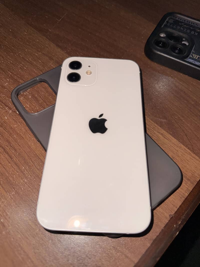 Apple iPhone 12 2